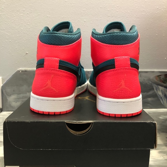 Nike Air Jordan 1 Retro High Russell Westbrook - Picture 6 of 6